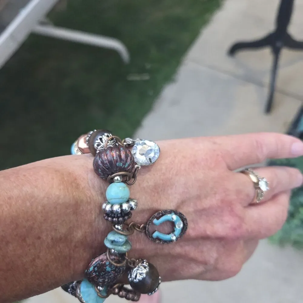 VTG Western Chunky Stretch Bracelet Turquoise Blue Beads Charms Horseshoe Cross